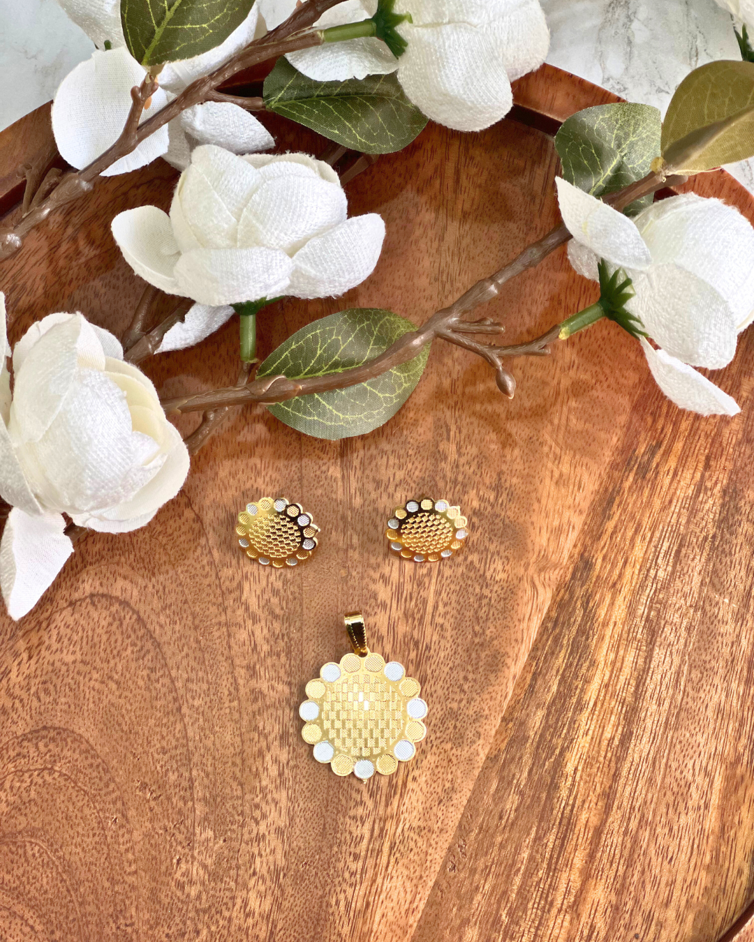 Aurelia Glow Pendant (Without Chain)