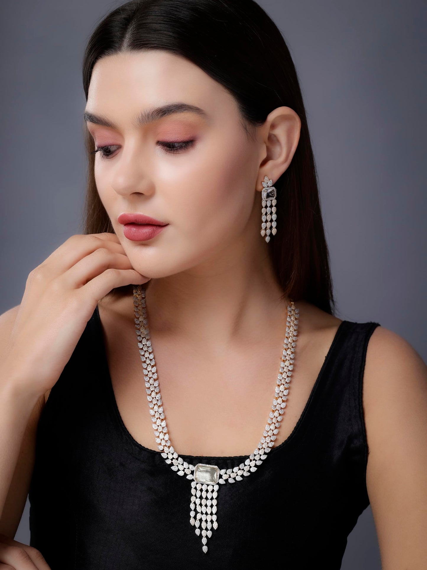 Crowned Majesty Necklace Set