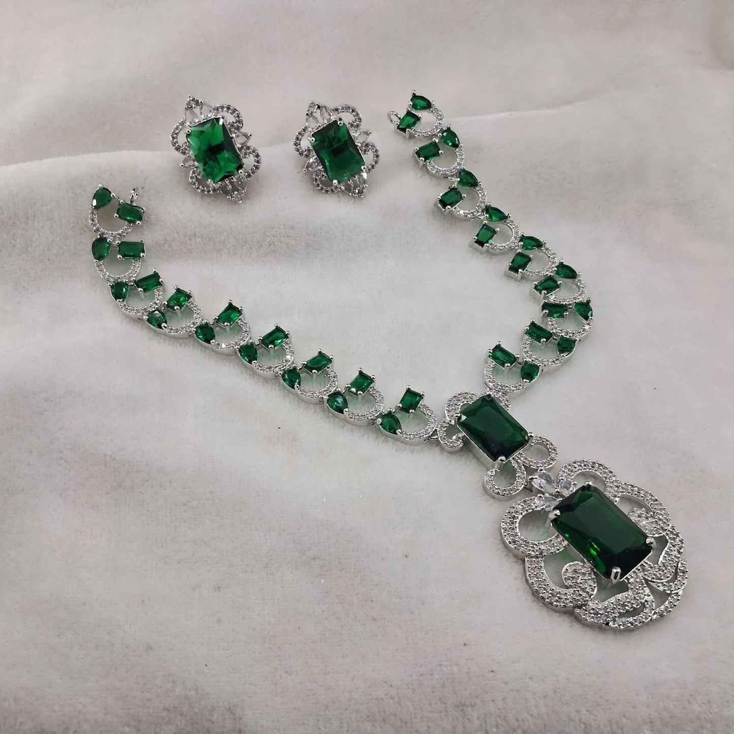 Majestic Green Emerald Necklace