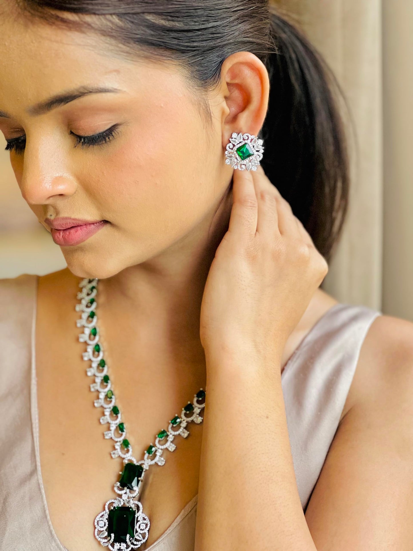 Emerald Essence Floral Necklace Set