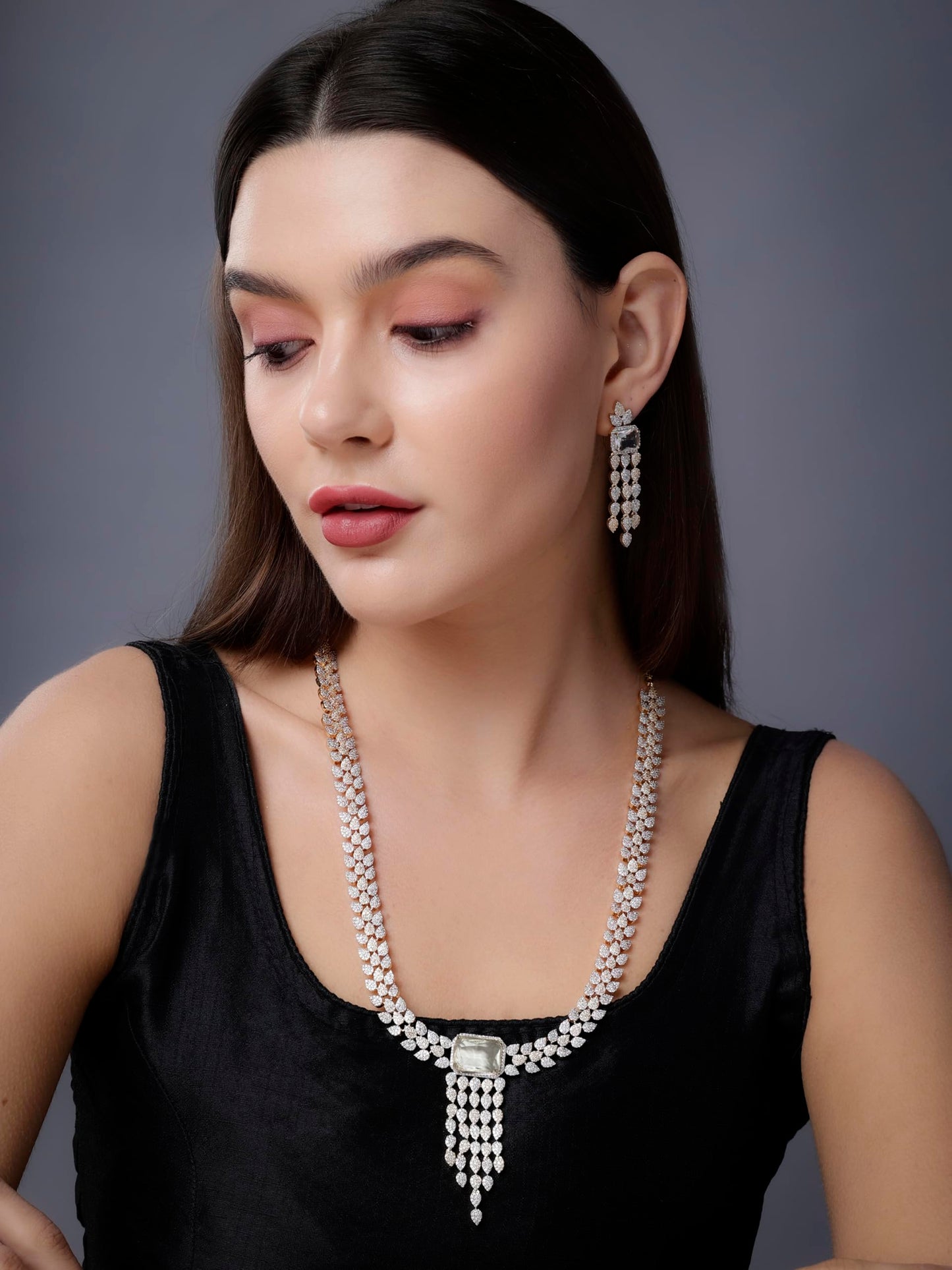Crowned Majesty Necklace Set